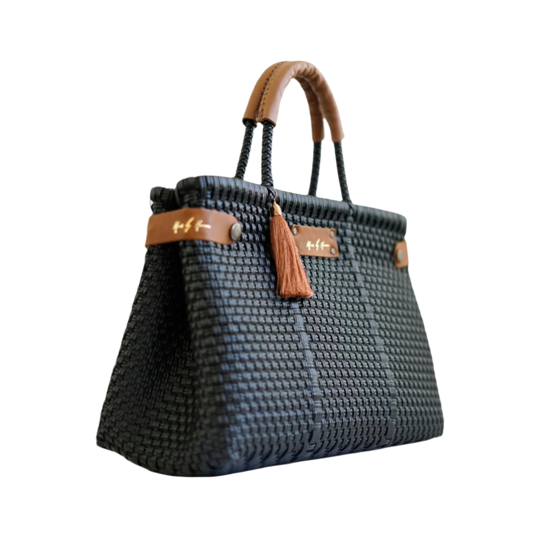 Best-selling black Less Pollution Handbag made from sustainable materials with eco-friendly, versatile design.
