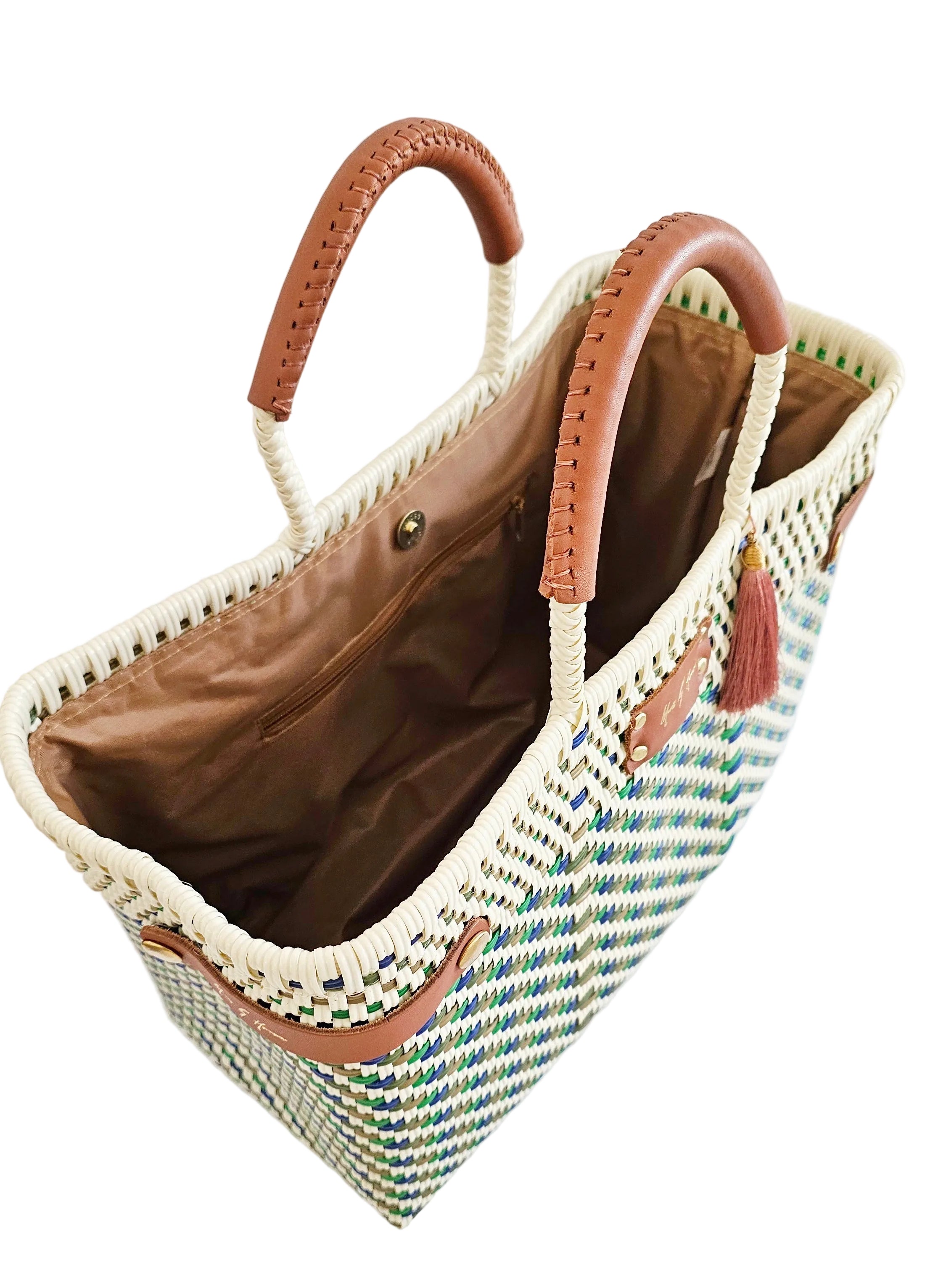 Evergreen Coast two-in-one sustainable handbag that converts into a spacious tote bag